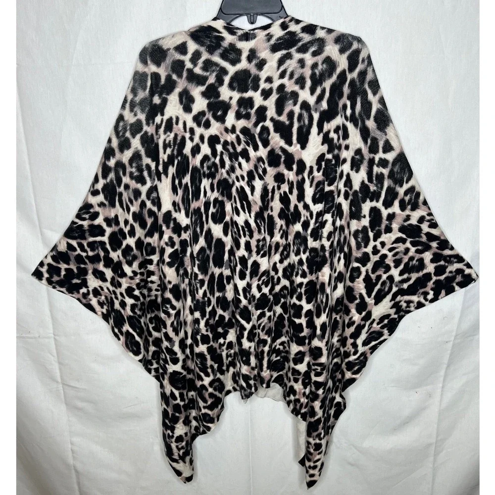 Dana Buchman Leopard Print Poncho Sweater Brown Tan Animal Print Wrap L/XL - Picture 2 of 4